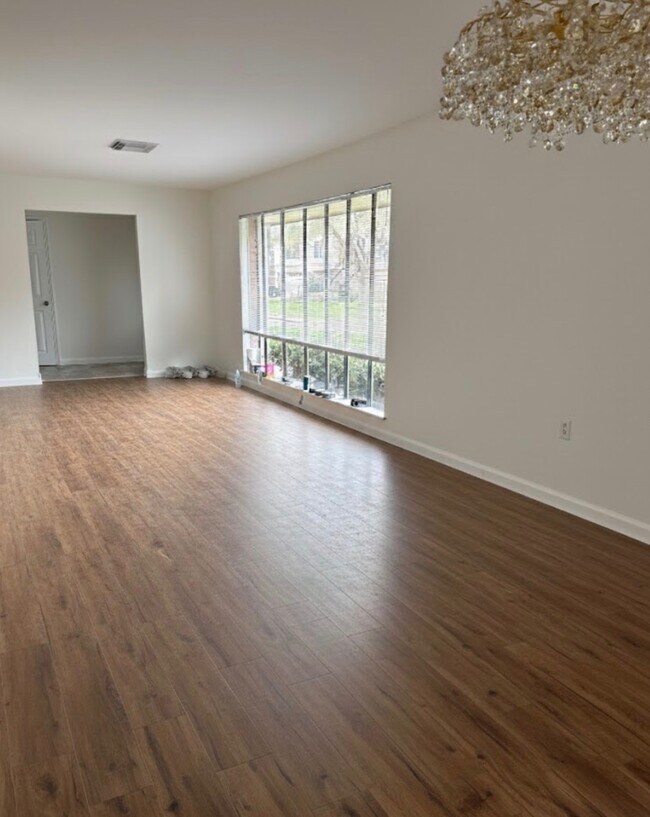 Foto del edificio - 2515 Baycrest Dr