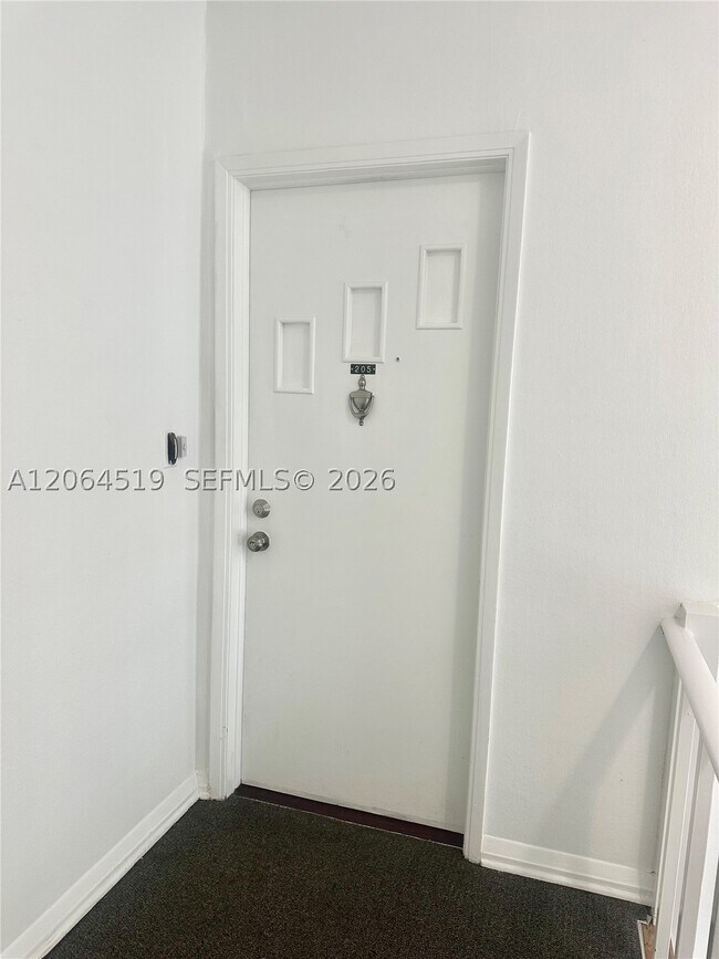 Foto del edificio - 10178 Collins Ave