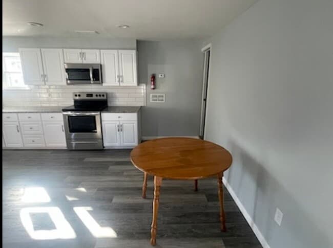 Building Photo - Renovated 4 Bedroom 2.5 bath house in Pott...