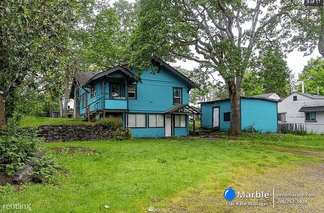 Building Photo - 2 br, 1 bath Townhome - 8603 Maple St SW