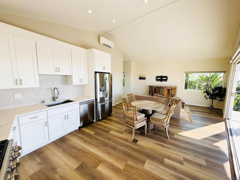 Building Photo - 1305 Blue Sky Dr