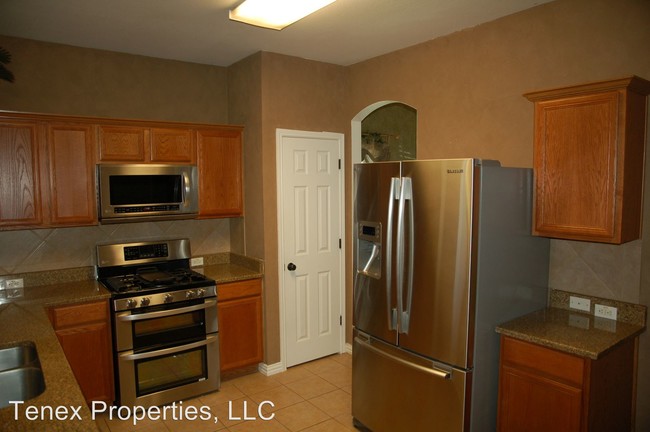 Building Photo - 173 Pecanwood N