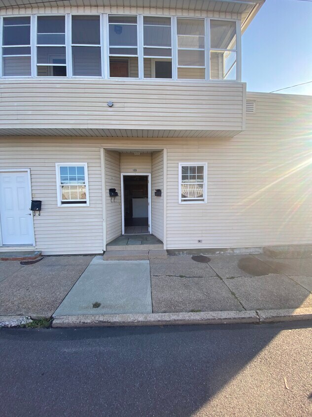 109 Alicia St Unit A, Old PA 18518 Apartments in Old PA