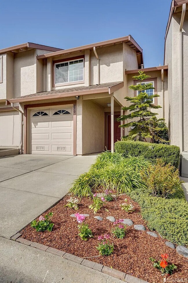 Building Photo - 270 Bayview Cir