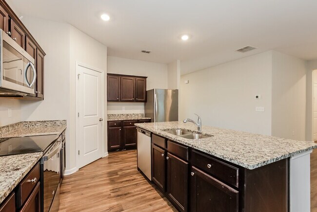 Foto del edificio - 4261 Georgia Cir