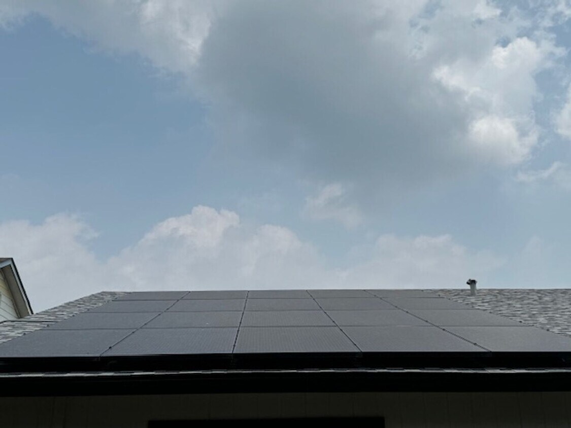 Foto principal - Spacious 4 BR/2 bath single story home w/c...