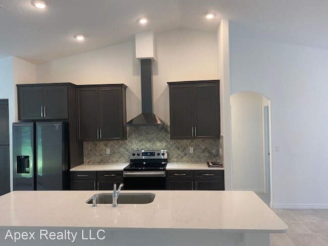 Building Photo - 4 br, 2 bath House - 53 Kashmir Tr.