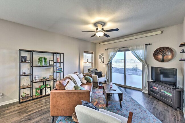 Building Photo - 10481 Table Rock Ct