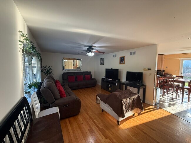 Foto del edificio - 1021 Stonegate Rd