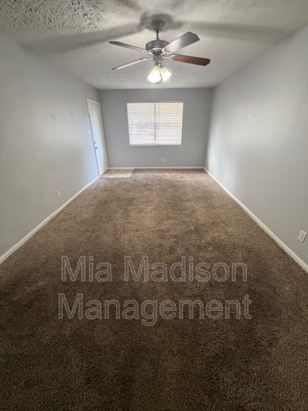 Foto del edificio - 113 Ladonna Dr