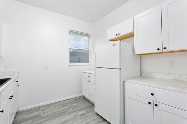 Building Photo - 5225 S Tacoma Way