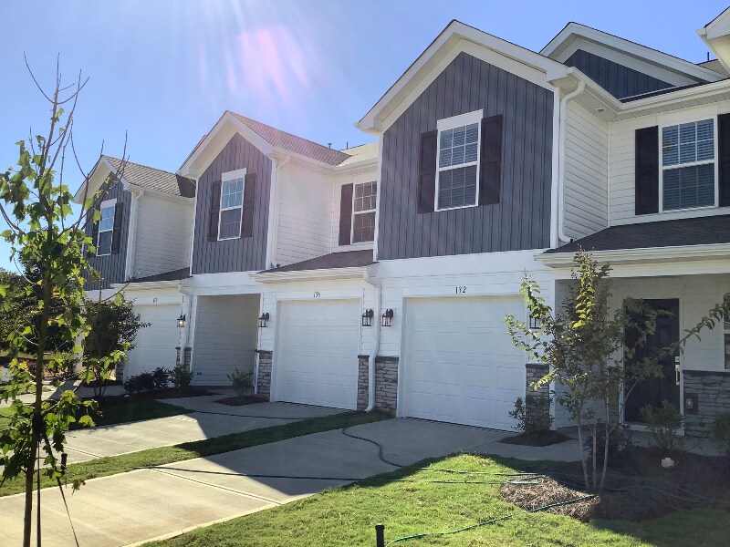 Primary Photo - 132 Plumtree Ct
