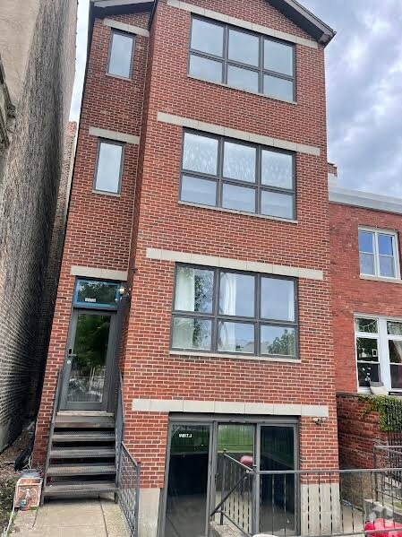 Building Photo - 5516 S Indiana Ave