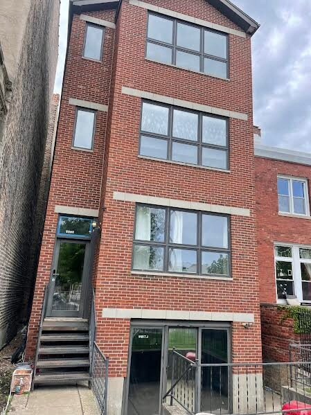 Foto principal - 5516 S Indiana Ave