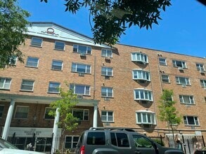 Building Photo - 5920 N Kenmore Ave