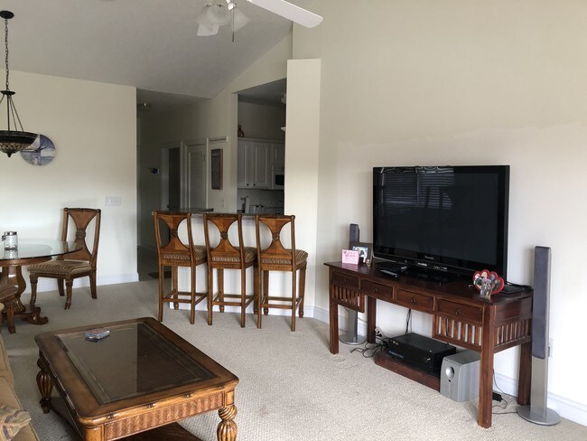 Foto del edificio - 114 Fountain Pointe Ln