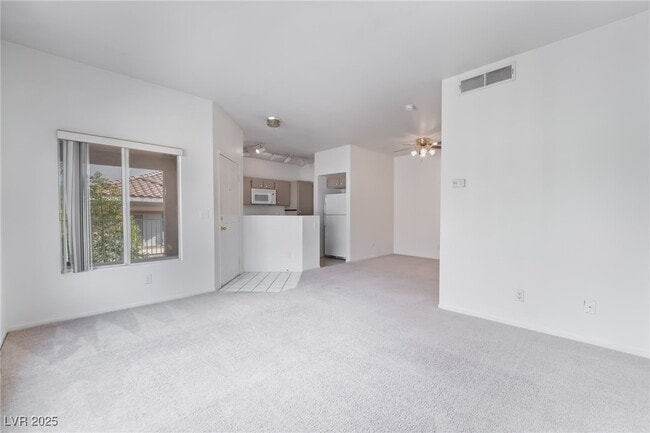 Building Photo - 251 S Green Valley Pkwy