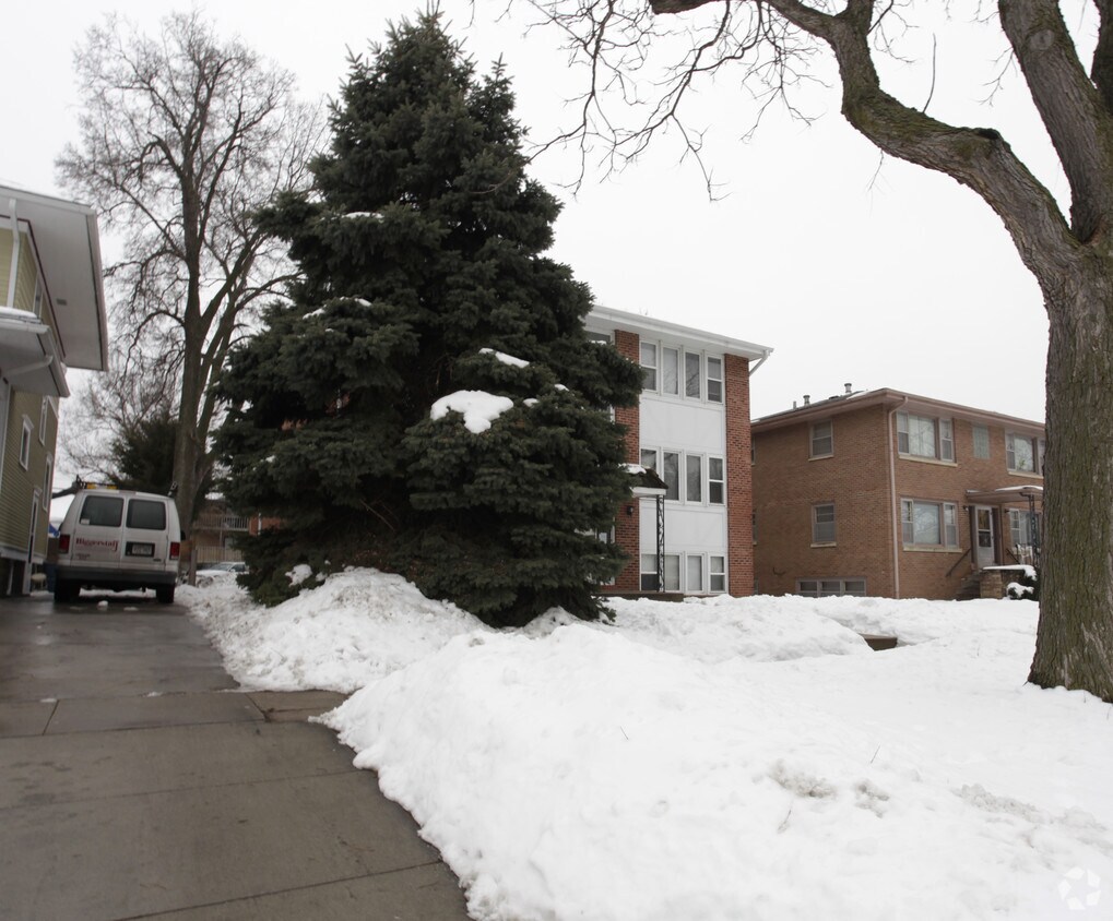Building Photo - 1419 B St