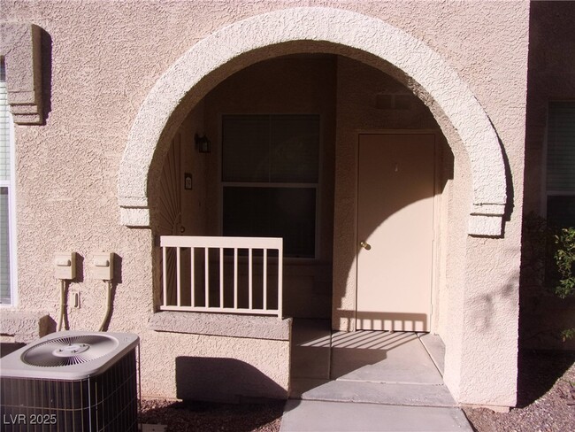 Building Photo - 10550 W Alexander Rd
