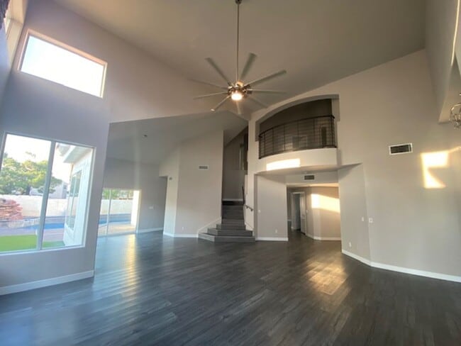 Foto del edificio - 8132 Bay Harbor Dr