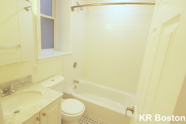 Building Photo - 14 Chauncy St