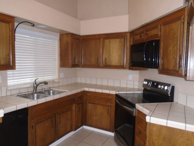 Foto del edificio - CAMPUS PARK . MOVE IN SPECIAL! $2547.50 MO...