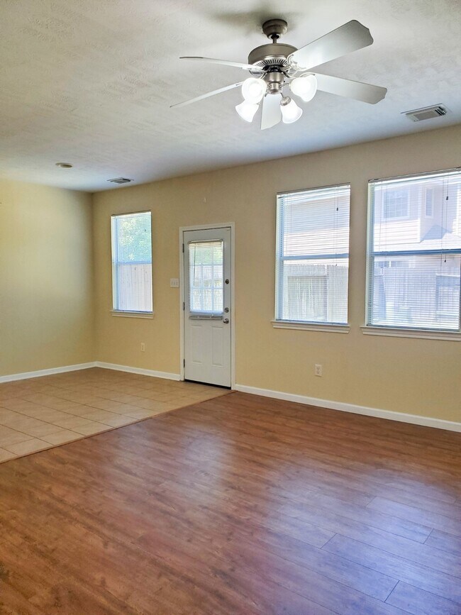 Foto del edificio - 25302 Calderstone Ct