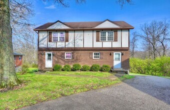 Building Photo - 13 Airview Dr