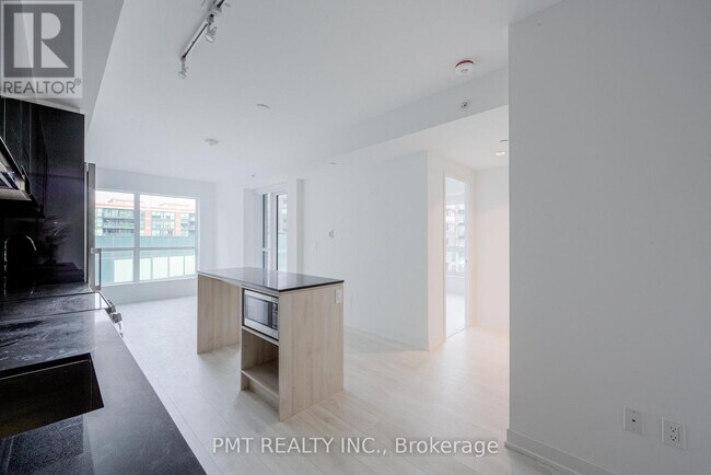 Building Photo - 31 Tippett Rd