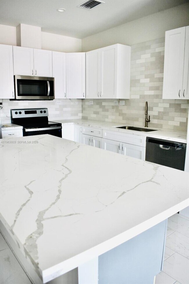 Foto del edificio - 29 Palmetto Dr