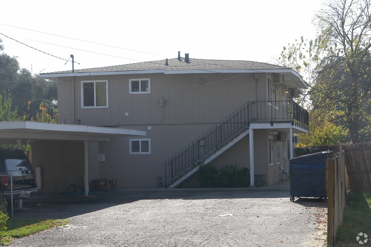 Foto principal - 1490 Grove Ave