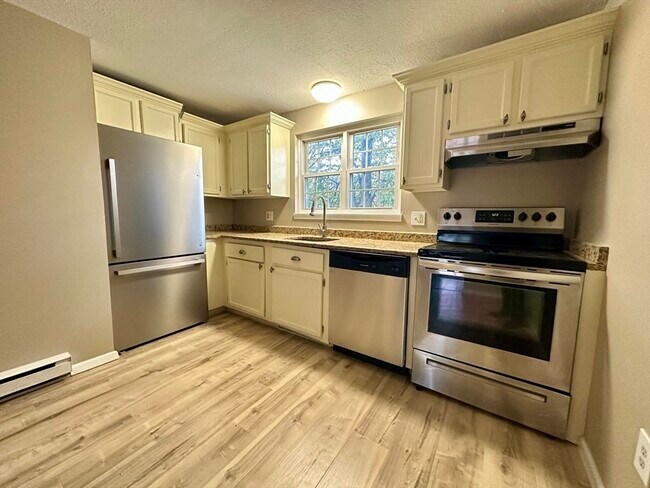 Foto del edificio - 7 Maple Crest Cir