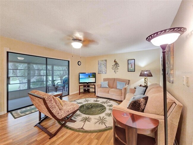 Building Photo - 700 Midway Dr