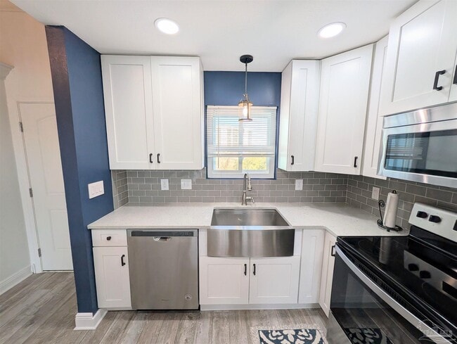 Building Photo - 14100 River Rd