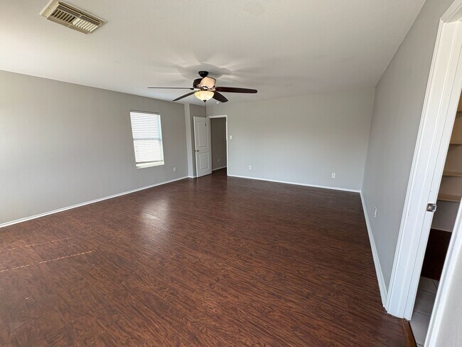 Foto del edificio - 7810 Maverick Trace Ln