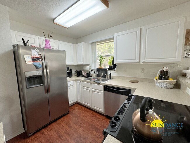 Building Photo - Downtown FWB Gem: Must-See Single Family H...