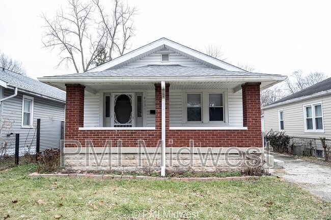 Building Photo - 4839 Rosslyn Ave