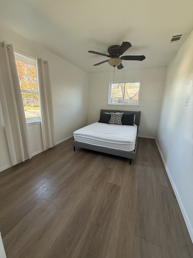 Building Photo - 207 Arnett Dr