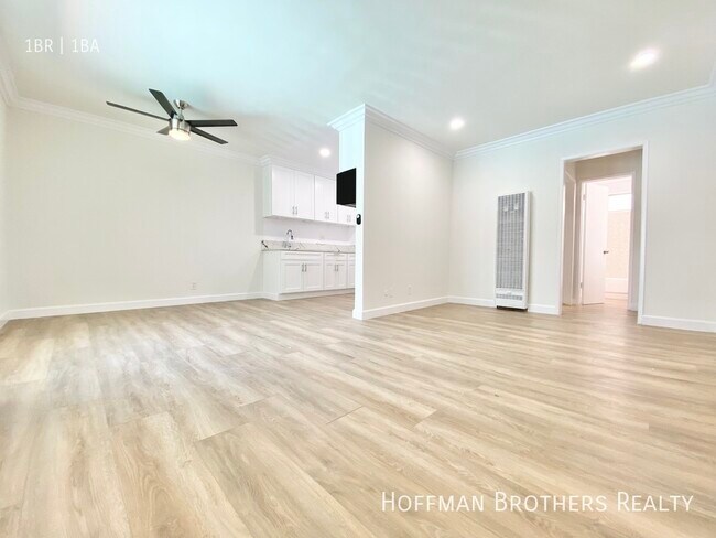 Foto del edificio - 20445 Saticoy St Winnetka, CA 91306