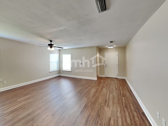 Building Photo - 2144 Fresco Dr