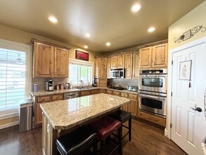 Building Photo - 2035 Quartzridge Dr