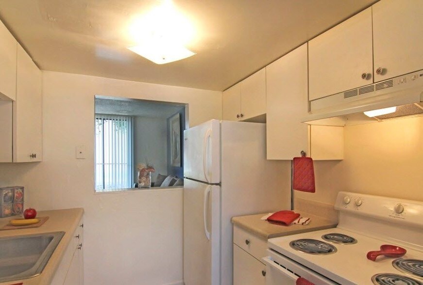 Bathroom Lighting Jacksonville Fl university townhomes rentals - jacksonville, fl | apartments Bathroom Lighting Jacksonville Fl university townhomes rentals - jacksonville, fl | apartments