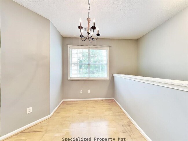 Foto del edificio - 610 Spring Heights Ln
