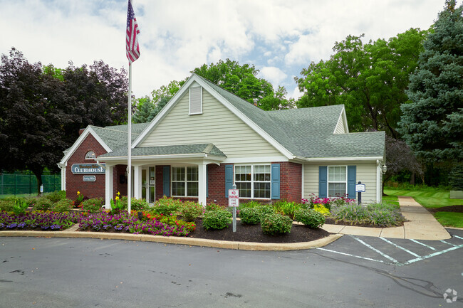 Clubhouse - Carriage Glen Apartments