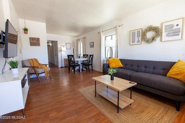 Livingroom to dining area - 2819 E 20th St