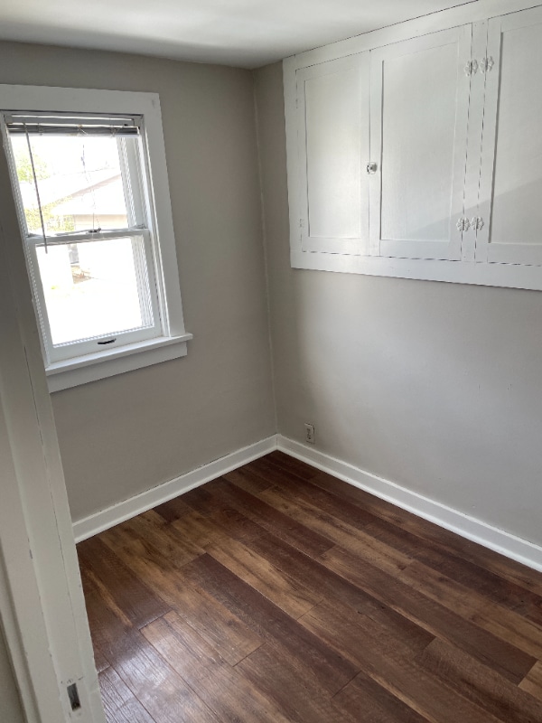 Building Photo - 1609 Green Bay St