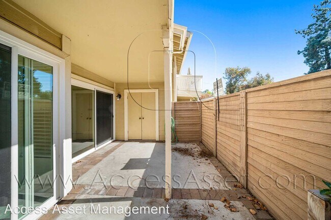 Foto del edificio - 3 br, 2 bath House - 590 Derby Rd
