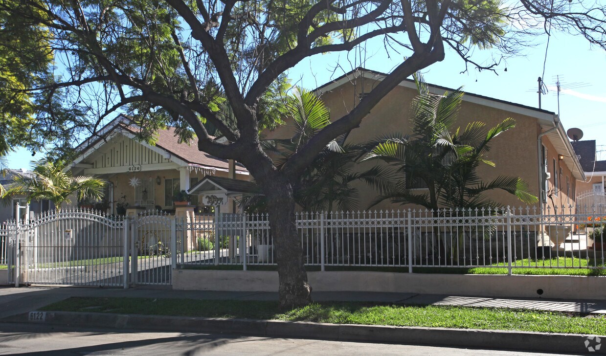 Foto del edificio - 6122 Aldama St