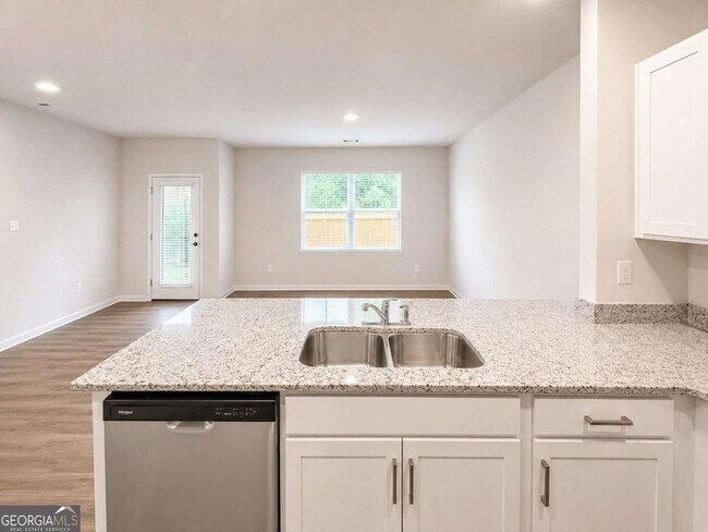 Foto del edificio - 14 Silverbell Ln NW