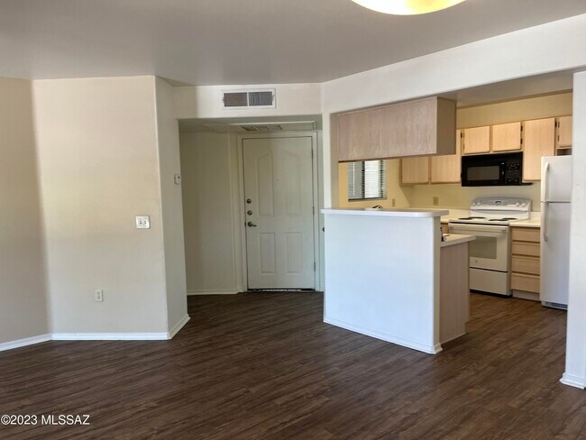 Foto del edificio - 5751 N Kolb Rd